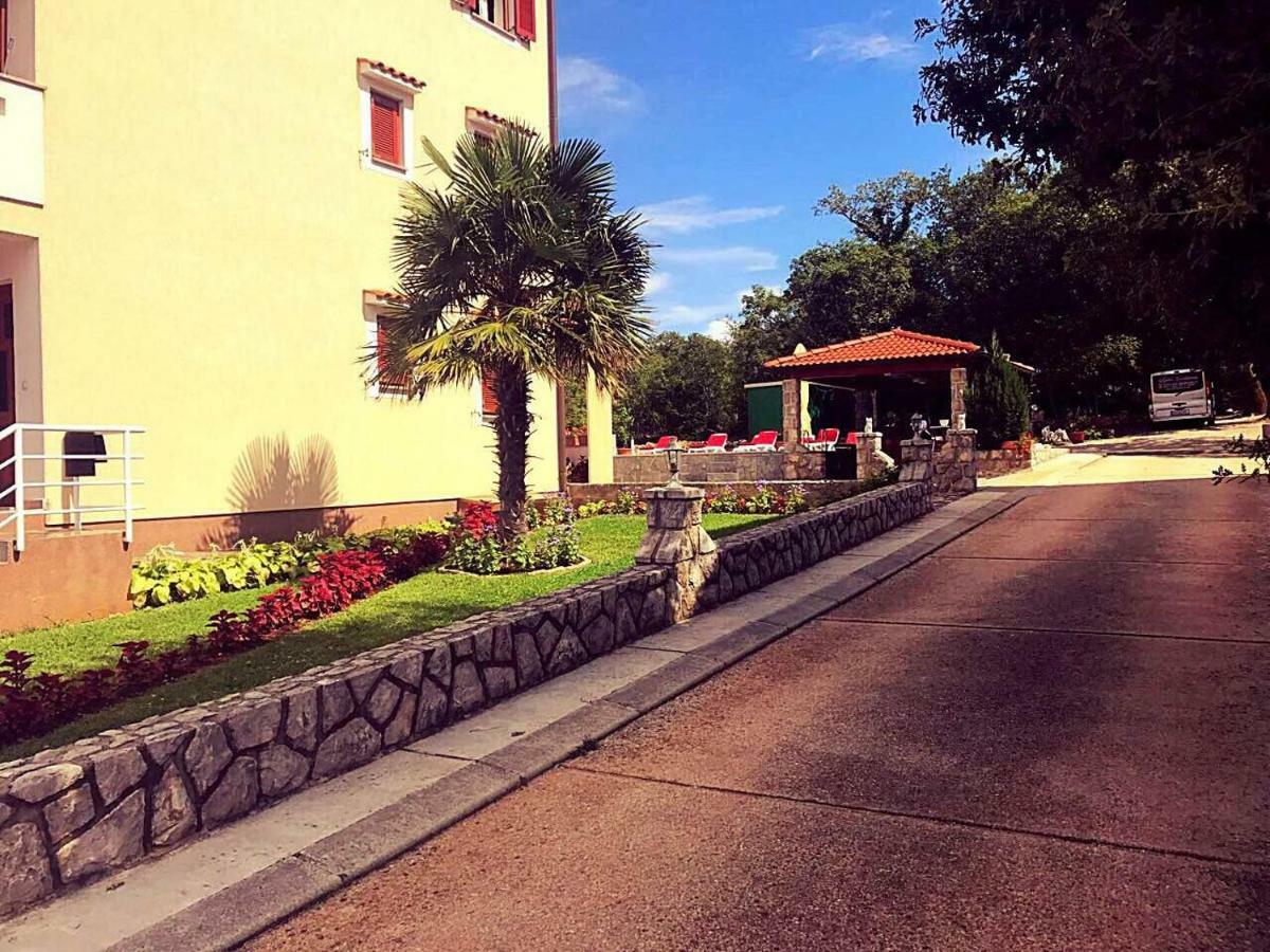 Apartments Hanka Нивице Екстериор снимка
